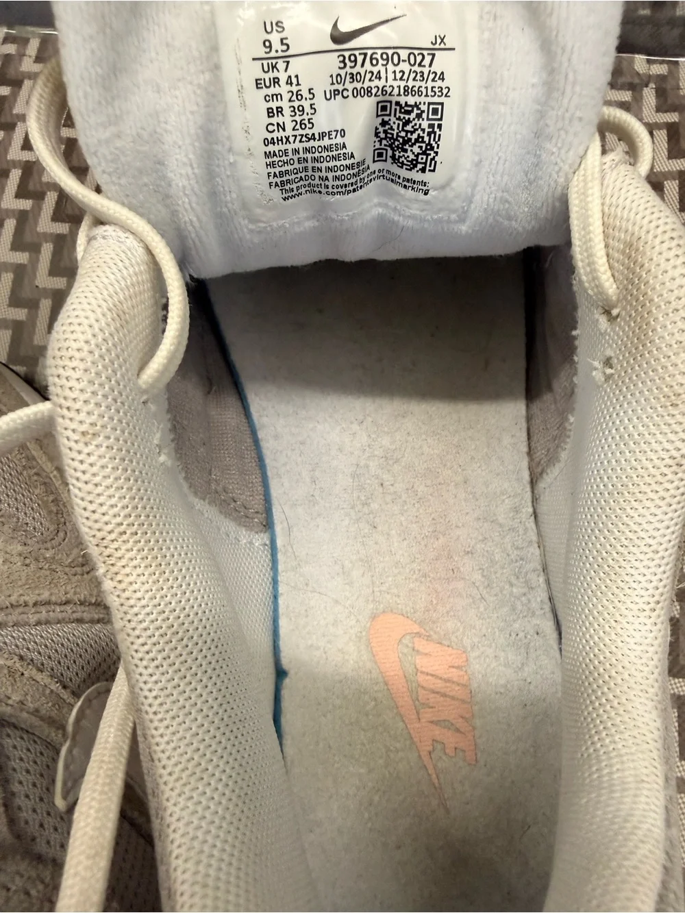 Nike Women's Light Gray & Pale Pink Air-Enhanced Running Sneakers